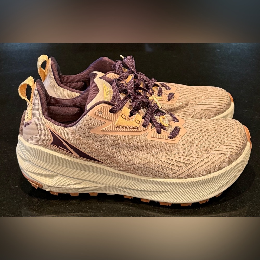 Women’s Altra Experience Wild, Size 10 - Picture 2 of 16